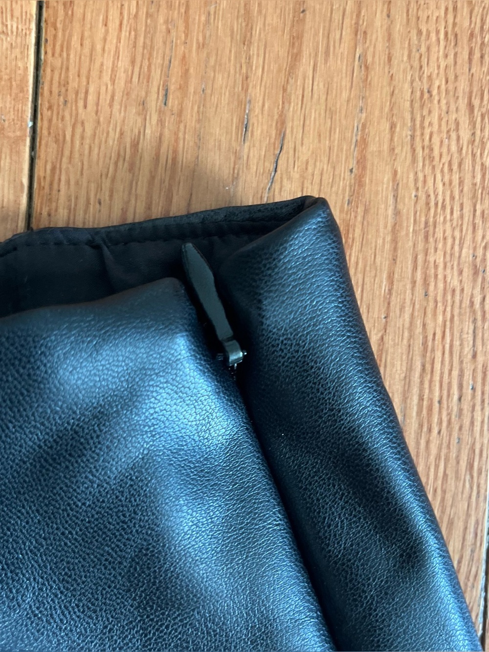 Abercrombie & Fitch Vegan Leather Mini Skort in Black - Size Small - Picture 5 of 5